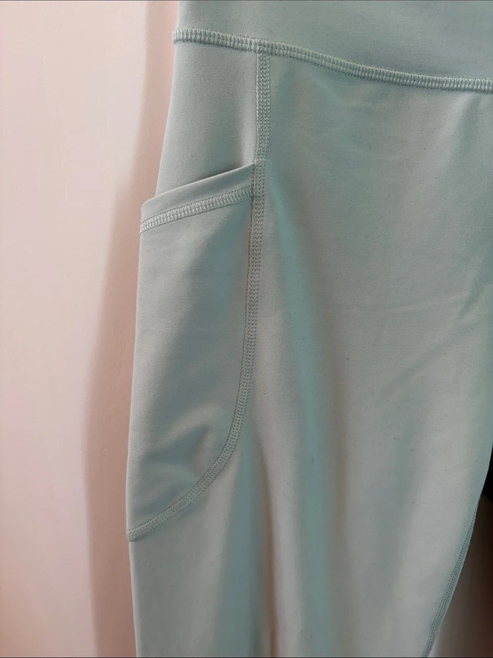 Old Navy Mint Green High-Rise Leggings with Side Pockets - Picture 4 of 4